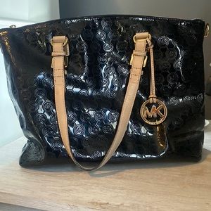 black michael kors shoulder bag